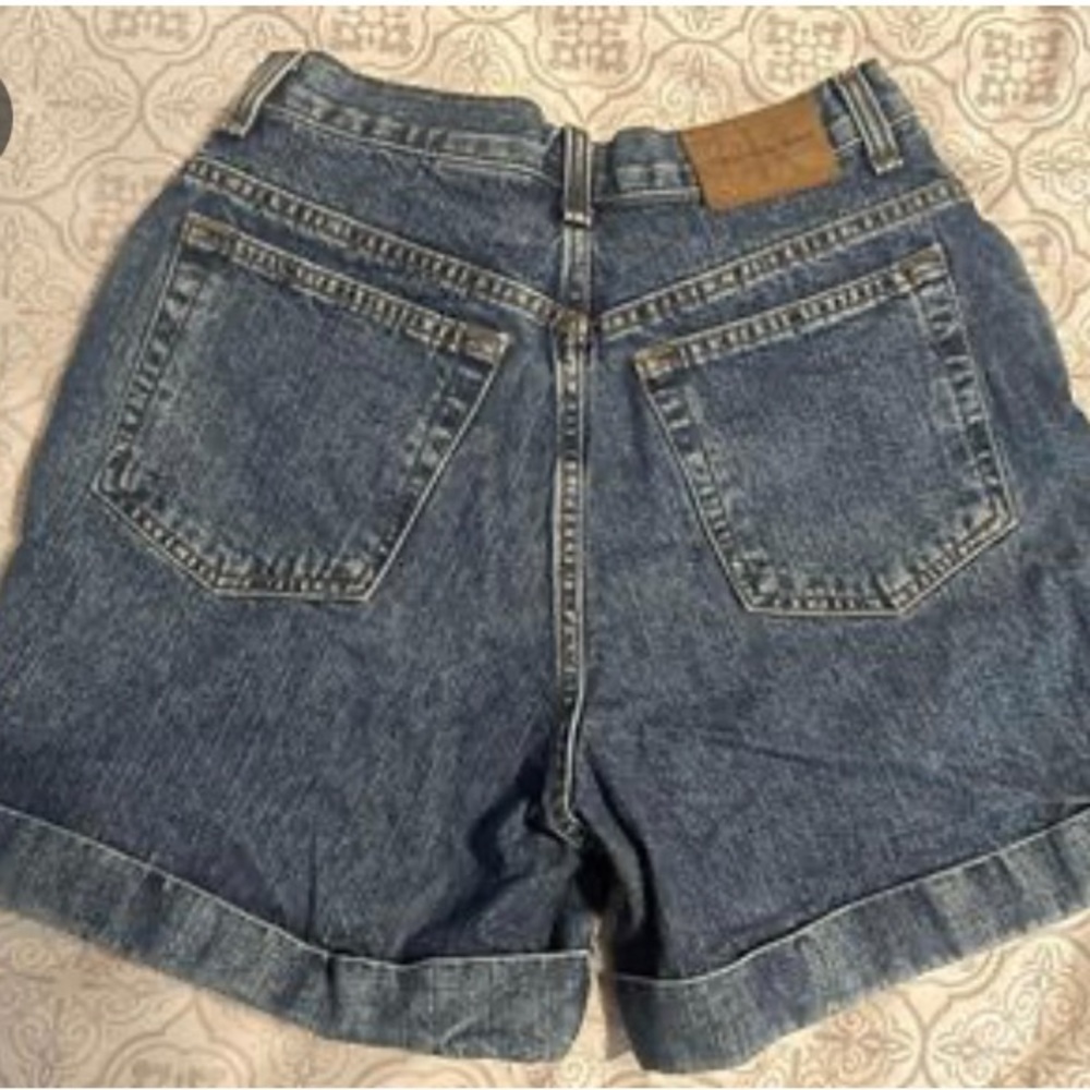 Size 6 vintage Calvin Klein shorts